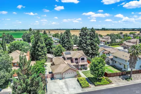 View/Area - 1007 Cobblestone Ct, Vacaville, CA 95687 photo 2 of 8