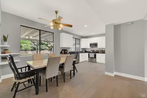 Dining - 1007 Cobblestone Ct, Vacaville, CA 95687 photo 6 of 6