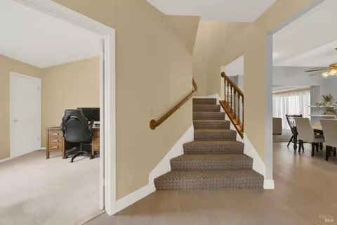 Entry Way - 1007 Cobblestone Ct, Vacaville, CA 95687 photo 3 of 11