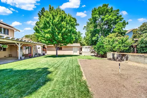 Exterior - 1007 Cobblestone Ct, Vacaville, CA 95687 photo 17 of 20