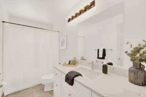 Bath - 1007 Cobblestone Ct, Vacaville, CA 95687 photo 1 of 7