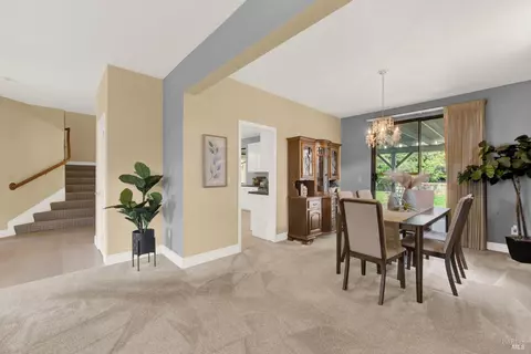 Dining - 1007 Cobblestone Ct, Vacaville, CA 95687 photo 2 of 6