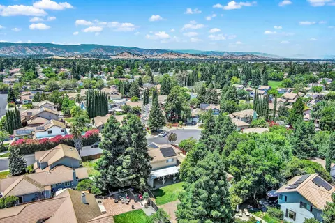 View/Area - 1007 Cobblestone Ct, Vacaville, CA 95687 photo 6 of 8