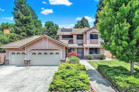 1007 Cobblestone Ct, Vacaville, CA 95687