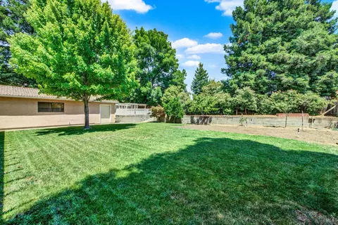 Exterior - 1007 Cobblestone Ct, Vacaville, CA 95687 photo 14 of 20