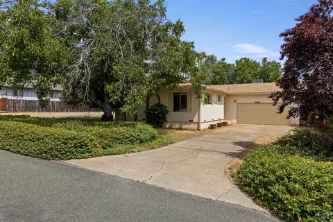 9426 Chippewa Trl, Kelseyville, CA 95451