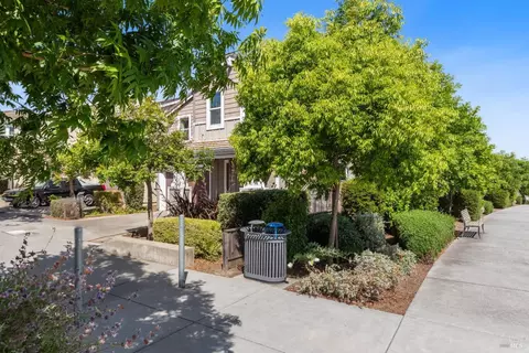 7 Borazon Ct, Petaluma, CA 94952 photo 2