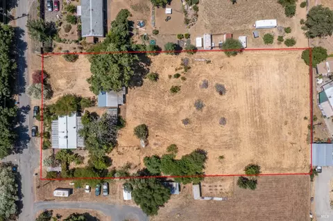 80 Hiatt Rd, Cloverdale, CA 95425