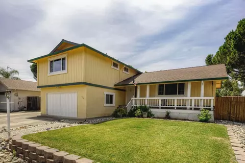 474 Dennis Dr, Vacaville, CA 95688