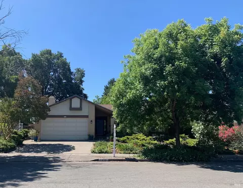 2418 Valley West Dr, Santa Rosa, CA 95401