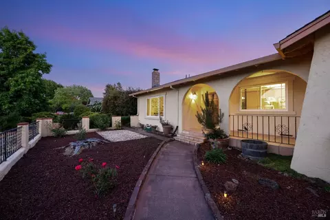 5598 Ver Ni Rd, Sebastopol, CA 95472