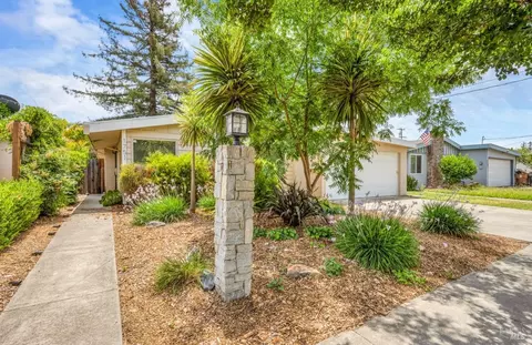 1751 Pueblo Ave, Napa, CA 94558