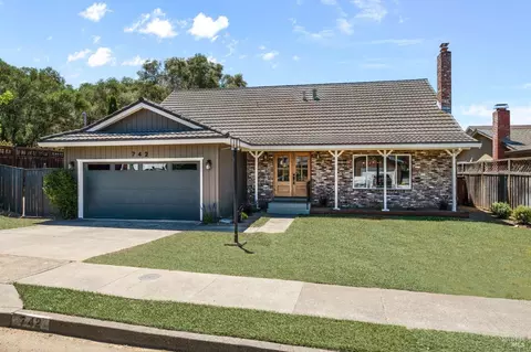 742 Madison Dr, Sonoma, CA 95476