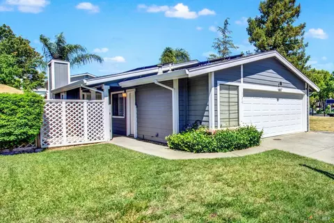 120 Heritage Ln, Vacaville, CA 95687