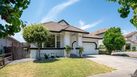 1633 Sequoia Dr, Petaluma, CA 94954