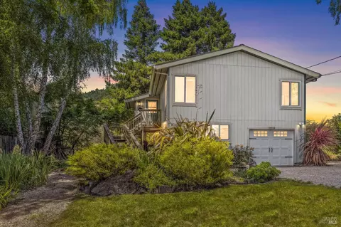 22946 Conifer Dr, Monte Rio, CA 95462