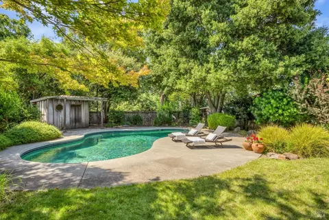1154 Cayetano Dr, Napa, CA 94559