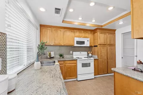 2978 Sunbird Dr, Fairfield, CA 94533 photo 11