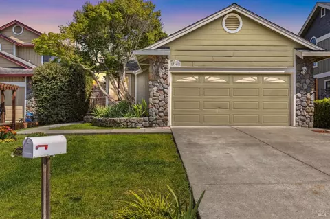 36 Allegheny Ct, Petaluma, CA 94954