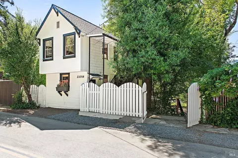 21016 River Blvd, Monte Rio, CA 95462