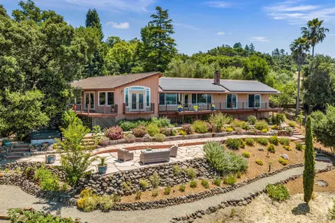 5627 Inverness Ave, Santa Rosa, CA 95404