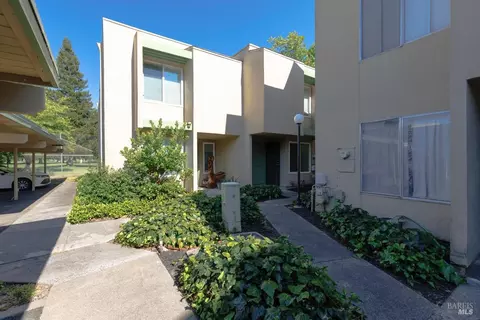 3096 Yulupa Ave, Santa Rosa, CA 95405