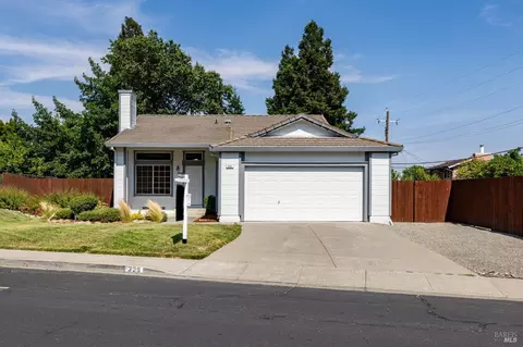 325 Alpine St, Vacaville, CA 95688