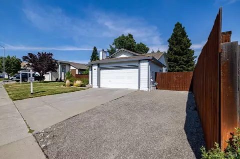 325 Alpine St, Vacaville, CA 95688 photo 3