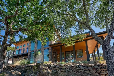 3935 Skyfarm Dr, Santa Rosa, CA 95403