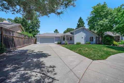686 Leafhaven Ln, Windsor, CA 95492