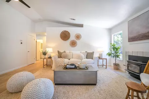 686 Leafhaven Ln, Windsor, CA 95492 photo 5