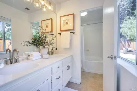 686 Leafhaven Ln, Windsor, CA 95492 photo 21