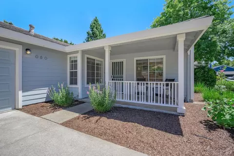 686 Leafhaven Ln, Windsor, CA 95492 photo 3