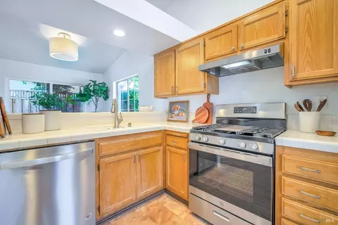 686 Leafhaven Ln, Windsor, CA 95492 photo 14