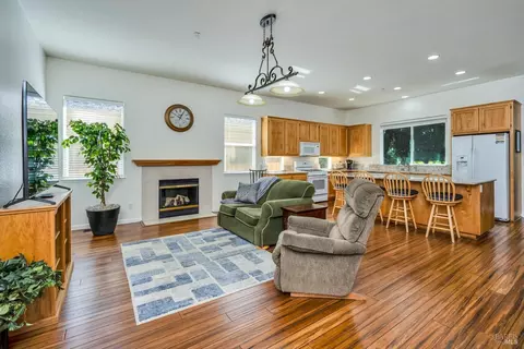 437 Riesling St, Cloverdale, CA 95425 photo 4