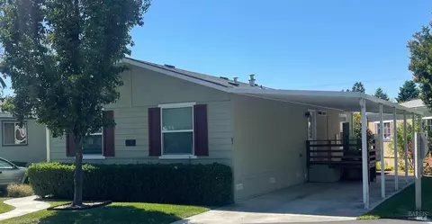 81 Candlewood Dr, Petaluma, CA 94954