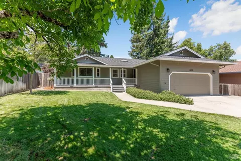1430 Fir Terrace Dr, Ukiah, CA 95482