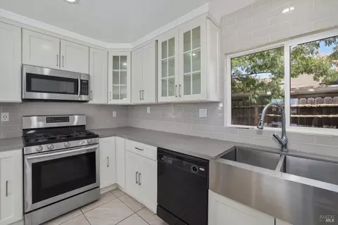 1001 Eisenhower St, Fairfield, CA 94533 photo 15