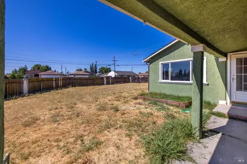 1001 Eisenhower St, Fairfield, CA 94533 photo 7