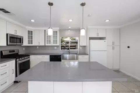 1001 Eisenhower St, Fairfield, CA 94533 photo 12