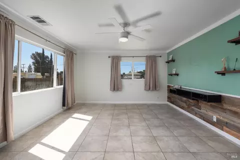 1001 Eisenhower St, Fairfield, CA 94533 photo 9