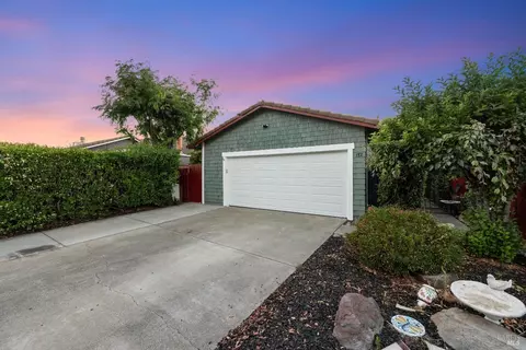172 Banff Way, Petaluma, CA 94954