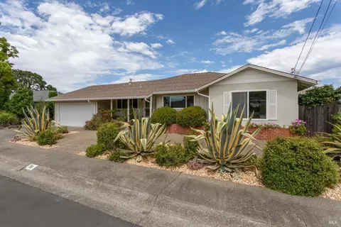 96 Harvard Dr, Larkspur, CA 94939
