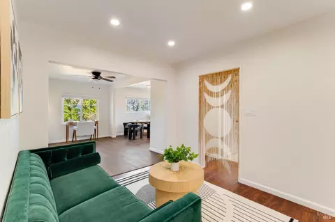 Living - 105 Gary Cir, Vallejo, CA 94591 photo 3 of 4