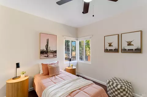Bedroom - 105 Gary Cir, Vallejo, CA 94591 photo 8 of 10
