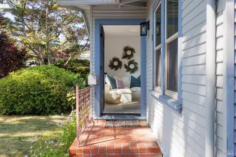11 Amicita Ave, Mill Valley, CA 94941 photo 2