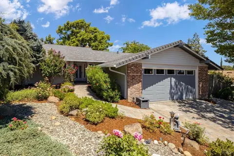 469 Oak View Dr, Vacaville, CA 95688
