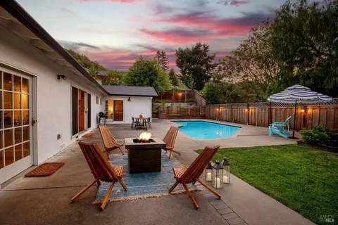 12 Heartwood Ct, San Rafael, CA 94901