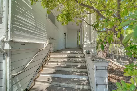 107 E J St, Benicia, CA 94510 photo 3