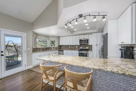 2410 Del Monte Dr, Fairfield, CA 94534
